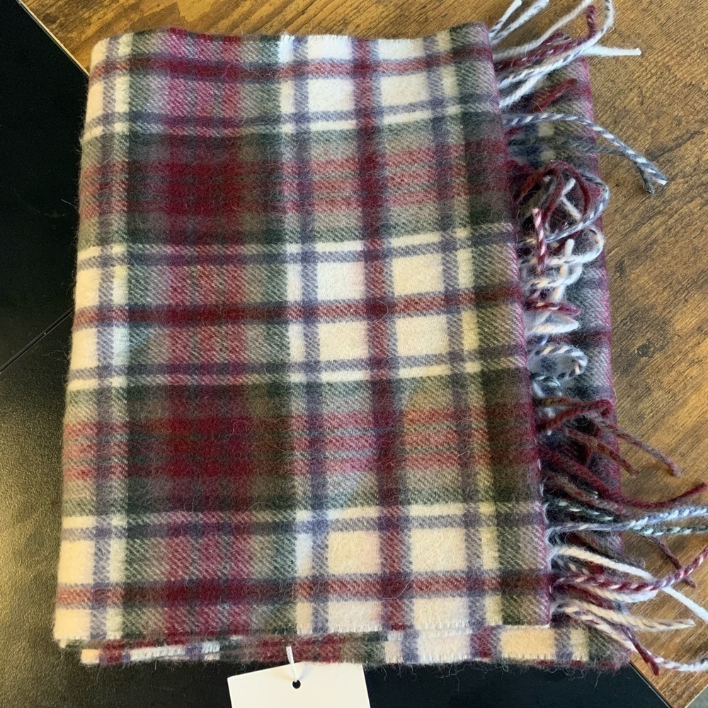 𝅺HOUSE of Cashmere brand new scarf